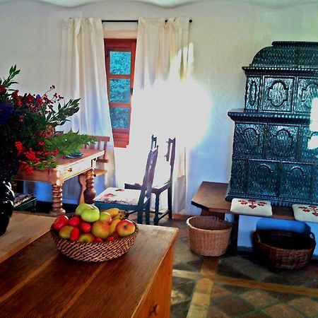 Cottage Am Waldrand Gelegen Feldkirchen In Kaernten Bagian luar foto